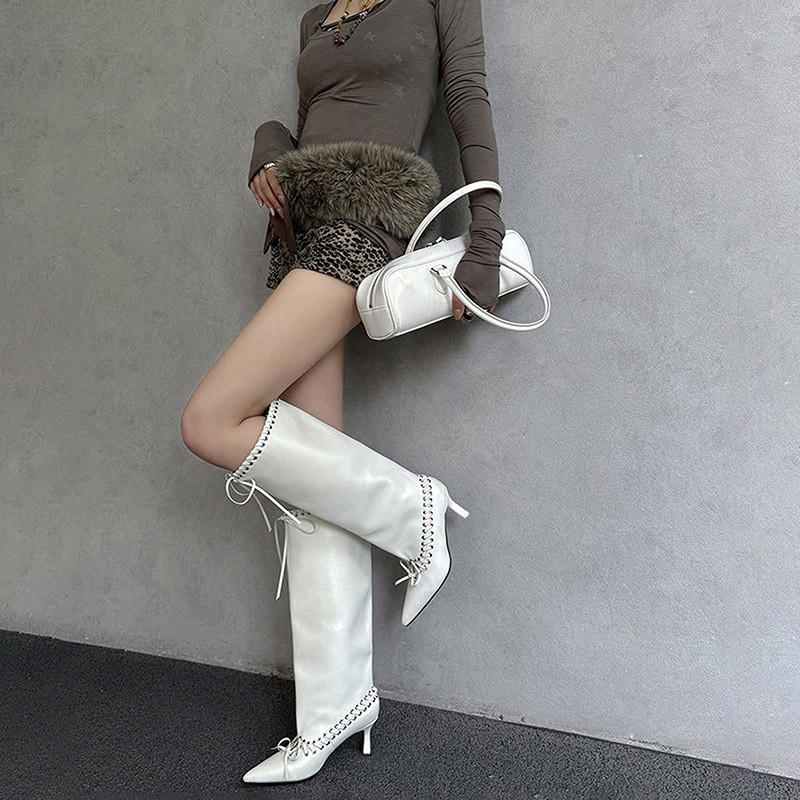 Fashionable versatile hot girl - Wide Fit Heels recension och pris